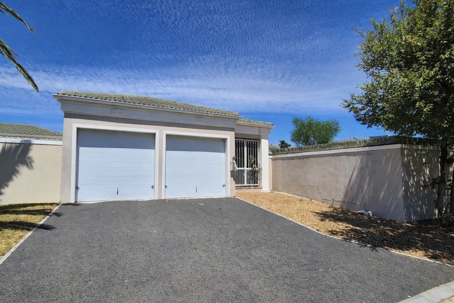 3 Bedroom Property for Sale in Sunningdale Western Cape